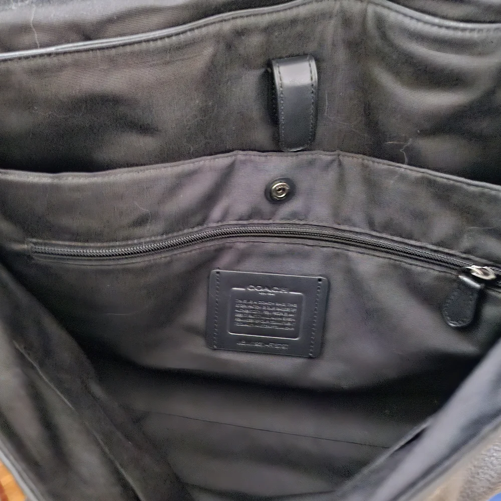 Coach Leather Men's Bag - Picture 2 of 4